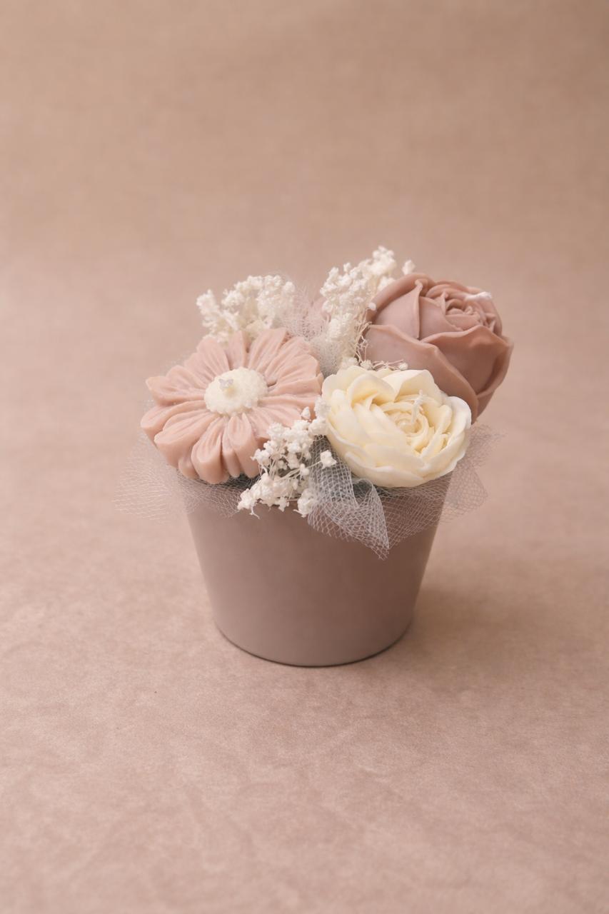 🤍 Handgemaakt Kaarsenboeket in Zachte Nude Tinten 🤍