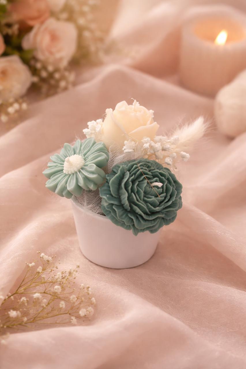 🌿 Handgemaakt Kaarsenboeket in Zachte Groen- & Crèmetinten 🌿